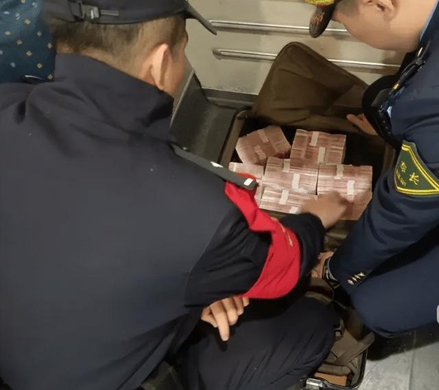 最新带现金几十万能过安检方法分析(最方便真实的湖州携带现金过安检有具体规定吗方法)